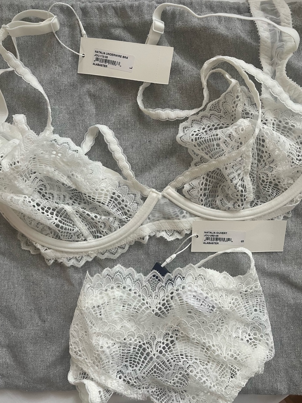 Journelle-Lace Natalia Underwire Bra Set in White NWT